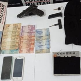 Dupla com envolvimento em roubos e tráfico é presa vendendo drogas em estabelecimento comercial em Perdigão