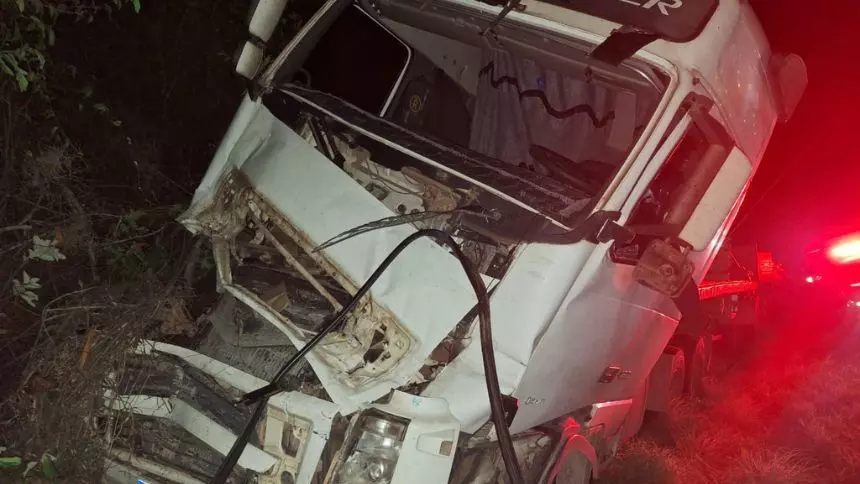 Acidente na MG-050 em Formiga deixa condutor ferido