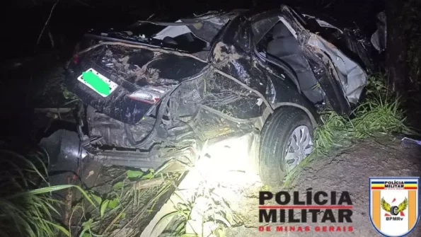 Par&aacute; de Minas: Acidente na MG-431 deixa v&iacute;tima fatal e duas pessoas gravemente feridas