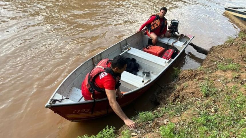 Bombeiros realizam 3º dia de buscas às crianças desaparecidas no Rio São Francisco