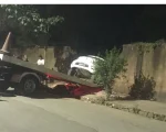 Carro bate e muro no bairro Primavera em Divinópolis