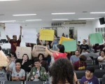 Estudantes pedem passe livre e manifestam contra o Prefeito Gleidson