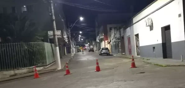 Homem &eacute; morto a pauladas em hotel no Centro de Par&aacute; de Minas