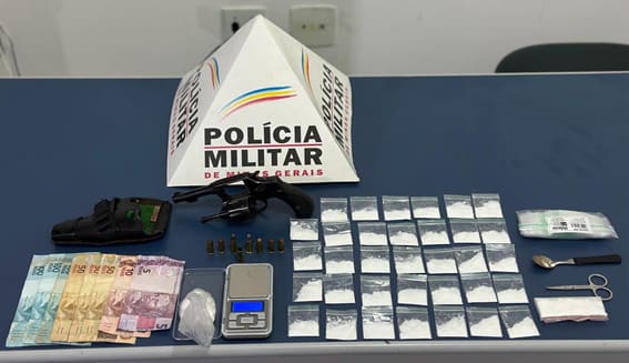 Homem atira na pr&oacute;pria perna e PM encontra grande quantidade de coca&iacute;na em Formiga