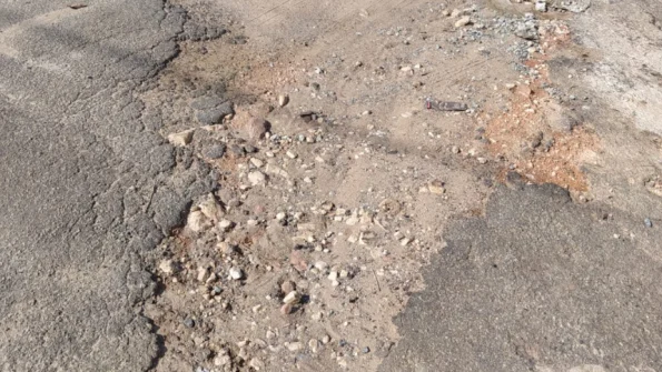 Passagem de caminhões está destruindo pavimentação das ruas de Marilândia