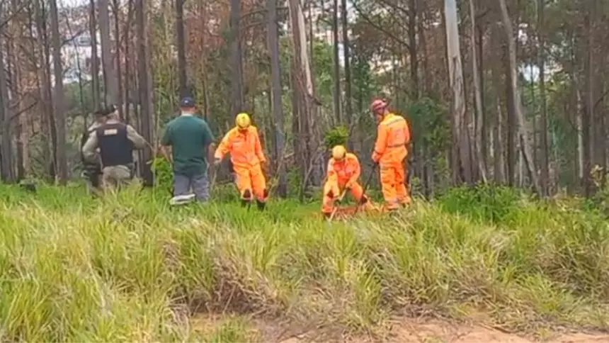 Corpo &eacute; encontrado enterrado em Oliveira