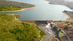 O vereador Rodyson do Zé Milton deve acionar a Agência Nacional de Energia Elétrica (ANEEL) para apresentar questionamentos sobre o projeto da Cemig de isntalr placas fotovoltaicas no espelho d'água do Lago das Roseiras, na Barragem.