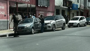 V&iacute;deo: Homem sofre convuls&atilde;o e causa acidente na avenida Paran&aacute;