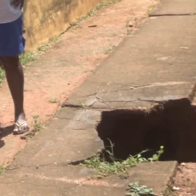 Moradora pede ajuda para reformar casa no Copacabana