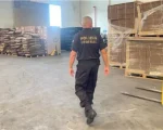 Trabalhador paraguaio &eacute; resgatado em f&aacute;brica clandestina de cigarros em Divin&oacute;polis