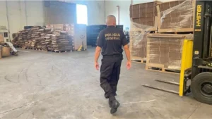 Opera&ccedil;&atilde;o em Divin&oacute;polis e regi&atilde;o: PF combate organiza&ccedil;&atilde;o criminosa na produ&ccedil;&atilde;o de cigarros falsificados