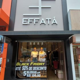 Estúdio móvel da rádio Nova Sertaneja esta AO VIVO direto da Black Friday da loja Effata