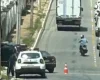 Mulher fica ferida após colisão entre carros em Itaúna