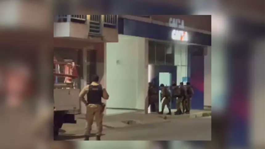 Caixa econômica federal é alvo de bandidos em Carmo do Cajuru