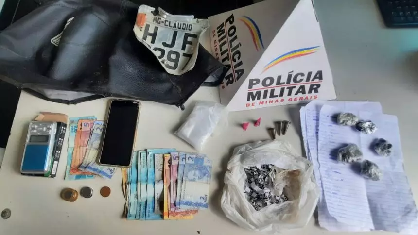 Homem é preso e adolescente é apreendido com folhas de anotações do tráfico e mais de R$1 mil