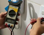 Morador do bairro Santa Lúcia registra oscilação da tensão de energia elétrica