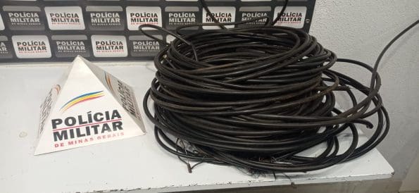 Dois homens s&atilde;o presos por furto de cabos no Centro Industrial, em Divin&oacute;polis