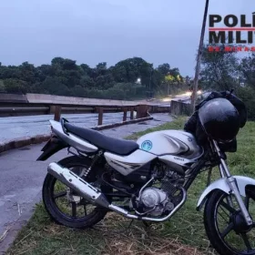 Divinópolis: Motorista bate carro em moto na MG-050 e foge do local