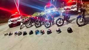 Pol&iacute;cia apreende motocicletas envolvidas em 'racha'