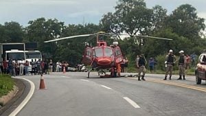 Grave acidente deixa cinco feridos na MG-050; crian&ccedil;a foi resgatada de helic&oacute;ptero