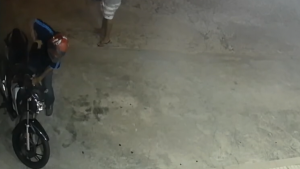 Motocicleta &eacute; furtada no bairro S&atilde;o Judas em Divin&oacute;polis