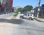 Uma mulher ficou ferida em um acidente de trânsito na rua Goiás, bairro Santo Antônio, em Divinópolis, na tarde desta quinta-feira (07). De acordo com a Polícia Militar, o acidente envolveu um veículo Fiat Fiorino e uma motocicleta.
