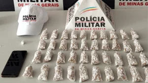 Homem &eacute; preso com grande quantia de crack em Nova Serrana