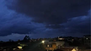 Divin&oacute;polis e mais de 500 cidades mineiras em alerta para temporal com risco de alagamentos