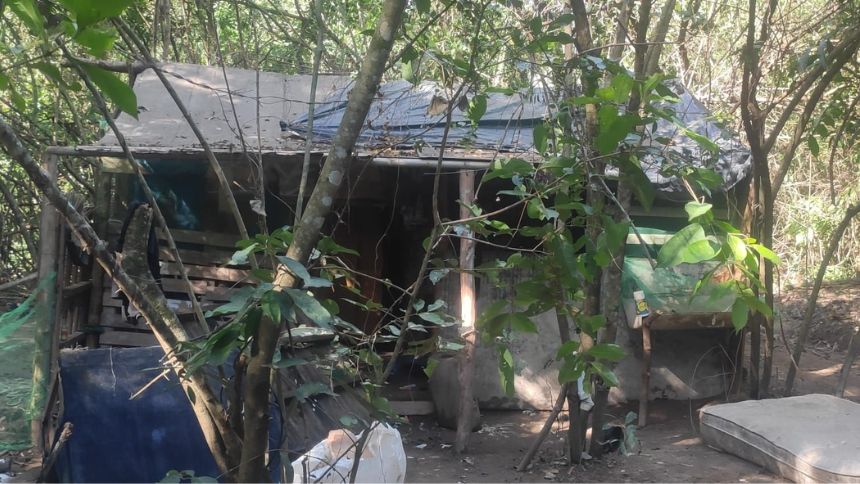 Homem &eacute; preso ap&oacute;s bater em mulher por d&iacute;vida de drogas em Divin&oacute;polis