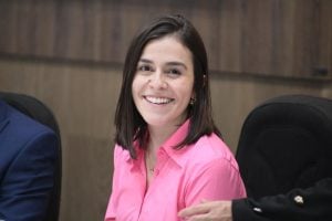 Lohanna aciona Ministério Público por suspeitas sobre acervo do Palácio das Mangabeiras