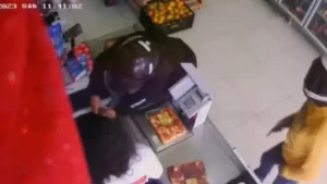 Dupla armada invade supermercado em Bom Despacho e rouba dinheiro do caixa