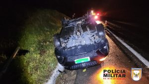 Acidente deixa dois feridos na MG-050 entre Divin&oacute;polis e Formiga
