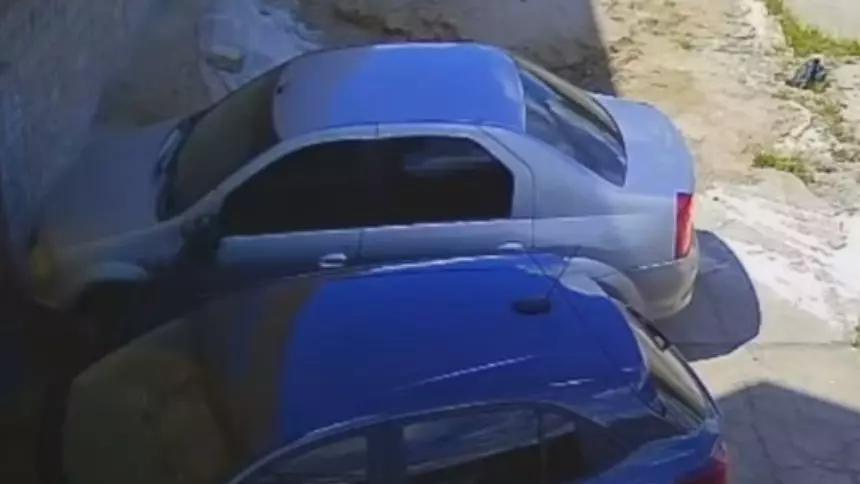 Ladrões furtam catalisador de carro em Divinópolis