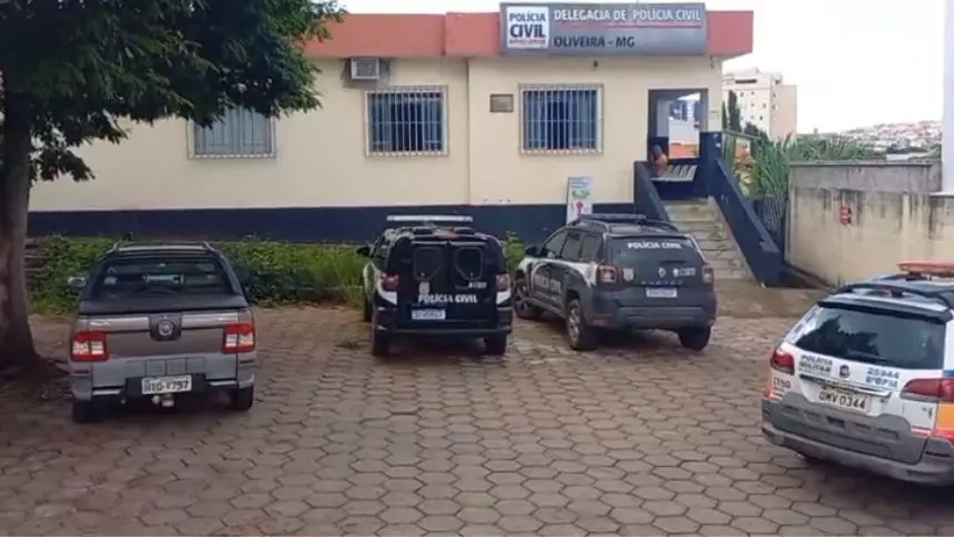 M&atilde;e de rapaz que confessou ter matado o pai em Oliveira &eacute; presa
