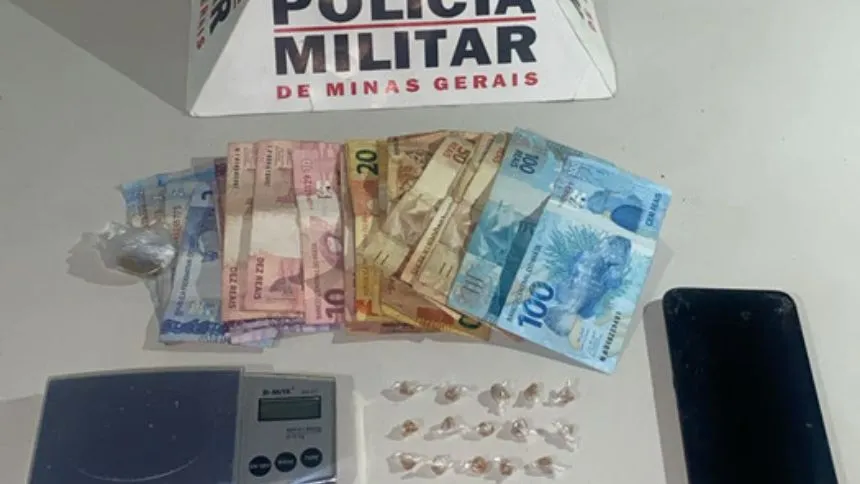 Formiga: Homem tenta engolir drogas para fugir do flagrante, mas &eacute; preso