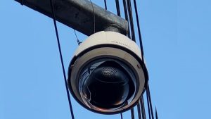 Homem é preso após quebrar câmera do Olho Vivo em Divinópolis