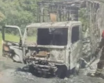 Incêndio é registrado em caminhão baú na MG-050