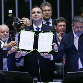 Congresso promulga emenda constitucional da reforma tributária