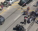 Motociclista fica ferido após batida com carro na Avenida Paraná em Divinópolis