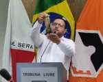 Vereador desafia governador a beber &aacute;gua da COPASA direto da torneira