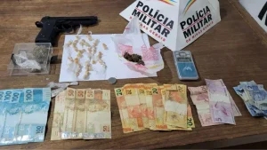 Irmãos são detidos pela PM por tráfico de drogas em Arcos