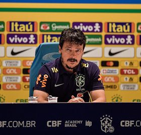 Diniz sai e Dorival deve ser o próximo técnico
