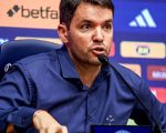 Larcam&oacute;n &eacute; apresentado e Cruzeiro inicia 2024