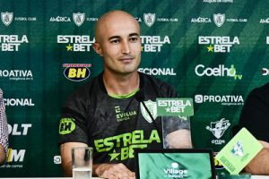 Am&eacute;rica apresenta seu novo treinador