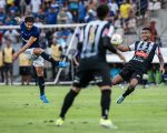 Depois do empate, Larcamón fala em reforços
