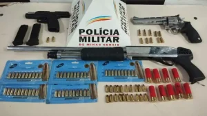 Homem &eacute; preso com tr&ecirc;s armas e mais de 70 muni&ccedil;&otilde;es em Nova Serrana