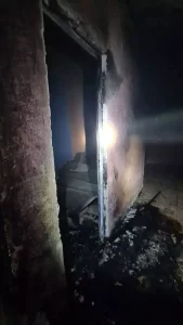 Formiga: Bombeiros combatem inc&ecirc;ndio em resid&ecirc;ncia