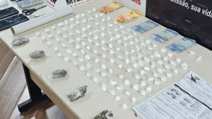 Nova Serrana: Homem &eacute; preso com mais de 140 endolas de coca&iacute;na e maconha