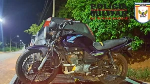 Motociclista &eacute; preso por adultera&ccedil;&atilde;o de ve&iacute;culo em Lagoa da Prata