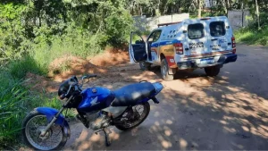 Cláudio: PM apreende moto com sinais de adulteração
